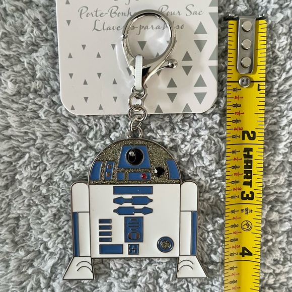 🎁3/$30 Disney Parks Star Wars R2-D2 Bag Charm Flair - R2D2 Charm for Bags, etc. - Picture 6 of 6